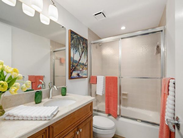 Marco Island Beachfront Vacation Condominium Sleeps Six