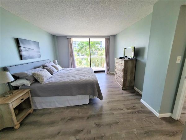 Marco Island Vacation Condo Two Bedrooms Sleeps 6 Guests