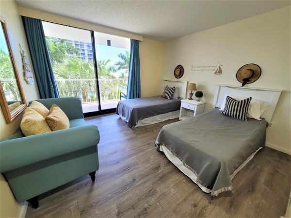 Marco Island Vacation Condo Two Bedrooms Sleeps 6 Guests