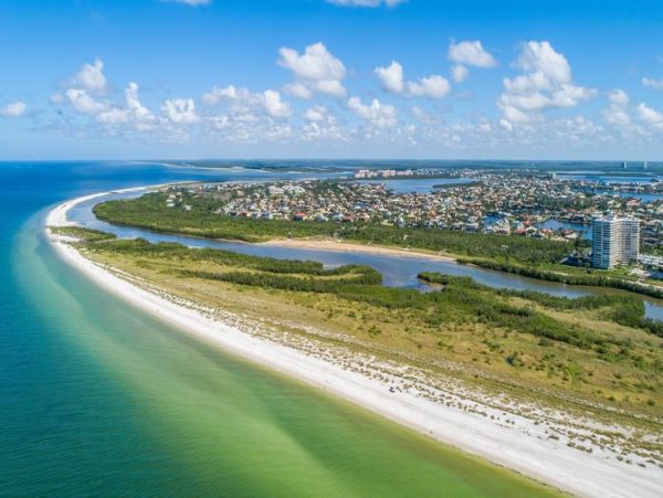 Marco Island Vacation Rental - Beachfront Tigertail Beach Condo with Pool & Tennis
