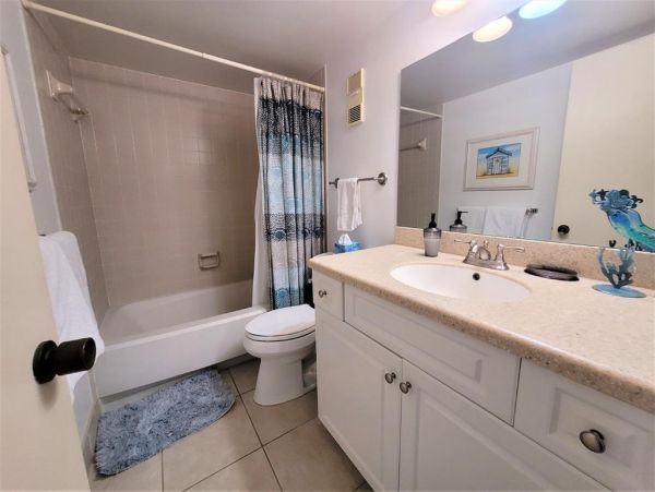 Marco Island Vacation Rental - Beachfront Tigertail Beach Condo with Pool & Tennis