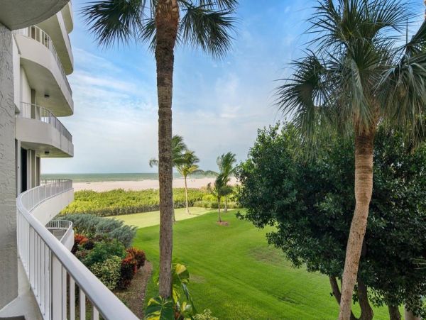 Marco Island Condo 1010776