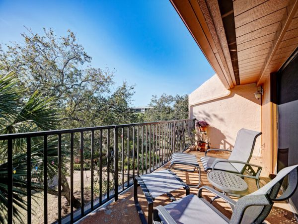 A Rare Three Bedroom Siesta Key Accommodation