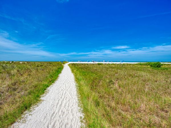 A Rare Three Bedroom Siesta Key Accommodation