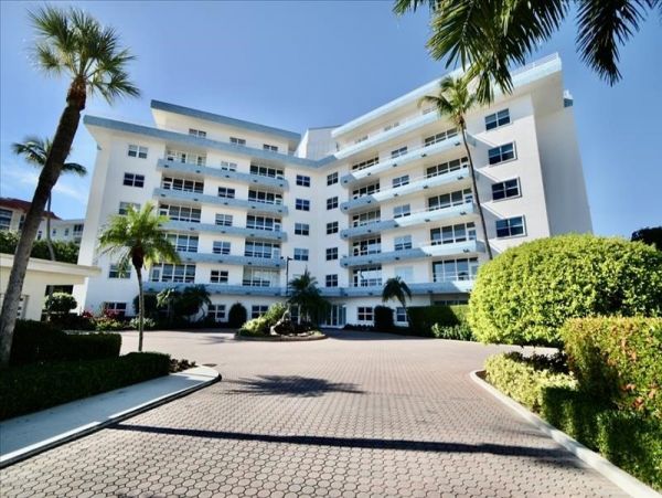 Two Bedroom Two Bathroom Beachfront Condo