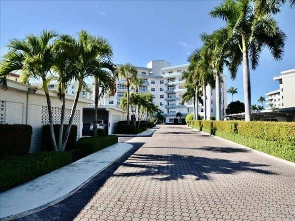 Two Bedroom Two Bathroom Beachfront Condo