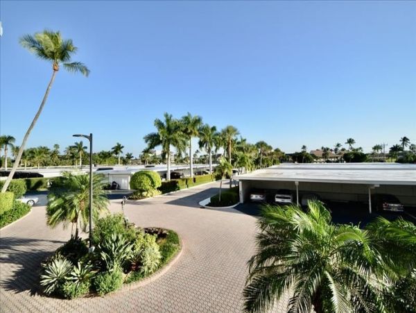 Two Bedroom Two Bathroom Beachfront Condo
