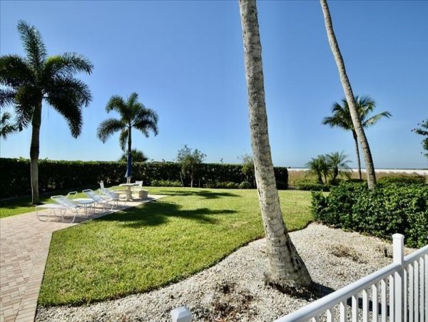 Two Bedroom Two Bathroom Beachfront Condo