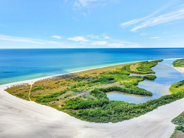 Marco Island Beachfront 2 Bedroom Condo Sleeps 6 Guests