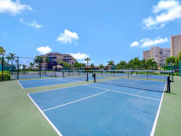 Marco Island Beachfront 2 Bedroom Condo Sleeps 6 Guests