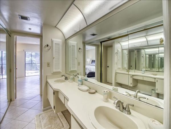 Three Bedroom Condo steps to the Beach