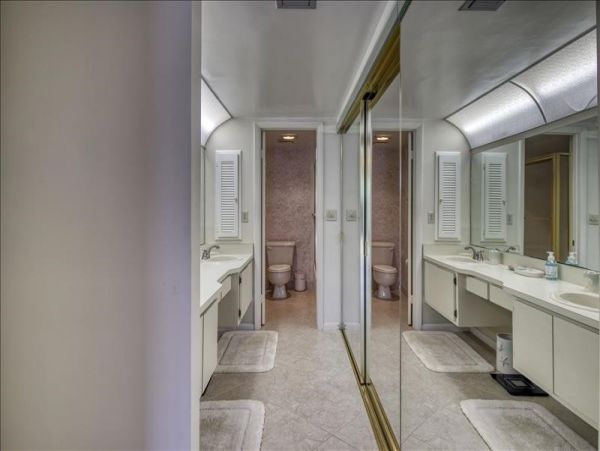 Three Bedroom Condo steps to the Beach