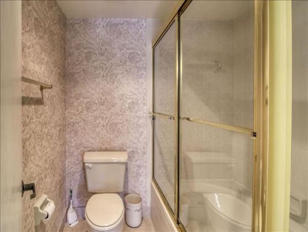 Three Bedroom Condo steps to the Beach