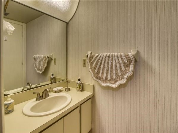 Three Bedroom Condo steps to the Beach