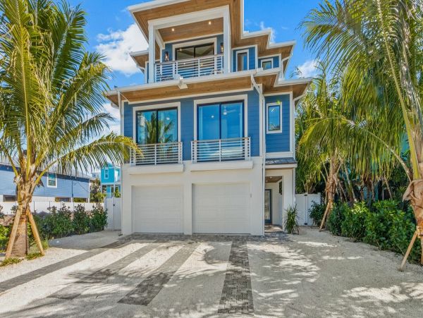 Bradenton Beach Vacation Home Seven Bedroom