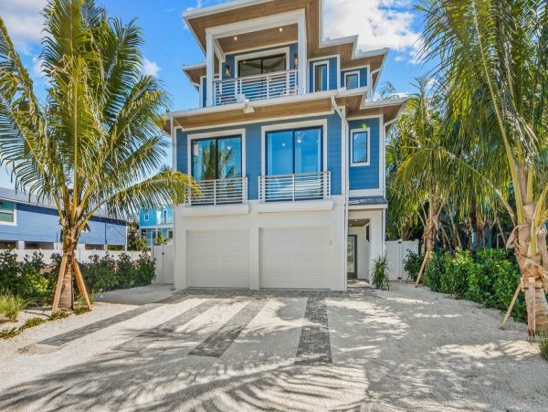Bradenton Beach Vacation Home Seven Bedroom