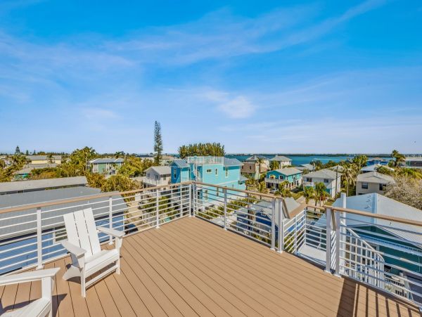 Bradenton Beach Vacation Home Seven Bedroom