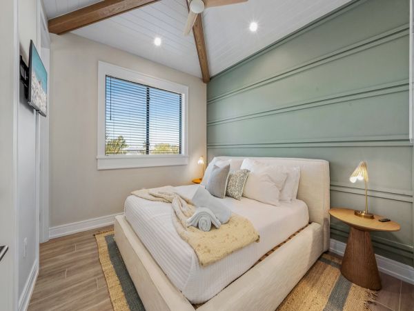 Bradenton Beach Vacation Home Seven Bedroom