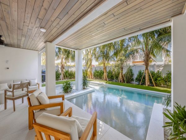 Bradenton Beach Vacation Home Seven Bedroom