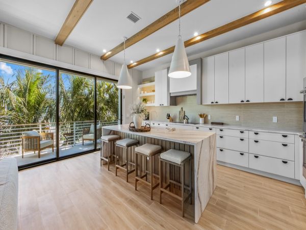 Bradenton Beach Vacation Home Seven Bedroom