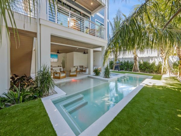 Bradenton Beach Vacation Home Seven Bedroom