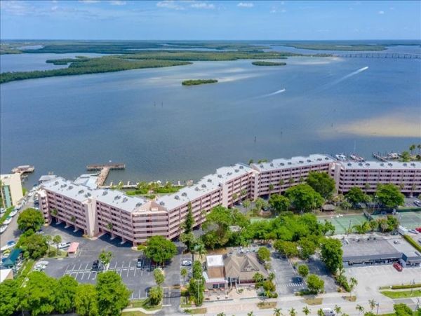 Marco Island Condo 1010817