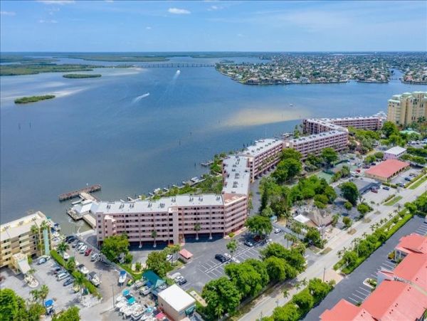 Marco Island Condo 1010817