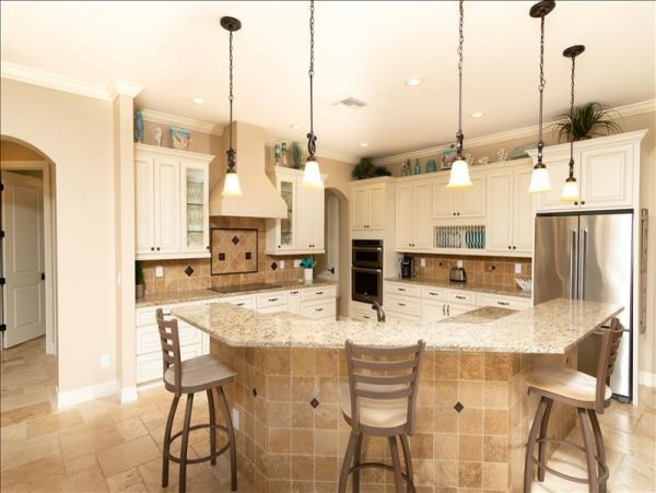 Beautiful 4 Bedroom Waterfront Home in Marco Island