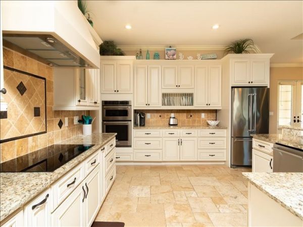 Beautiful 4 Bedroom Waterfront Home in Marco Island