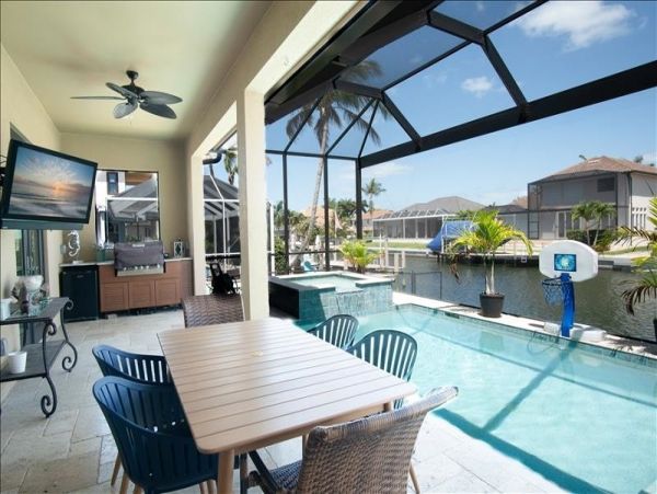 Beautiful 4 Bedroom Waterfront Home in Marco Island