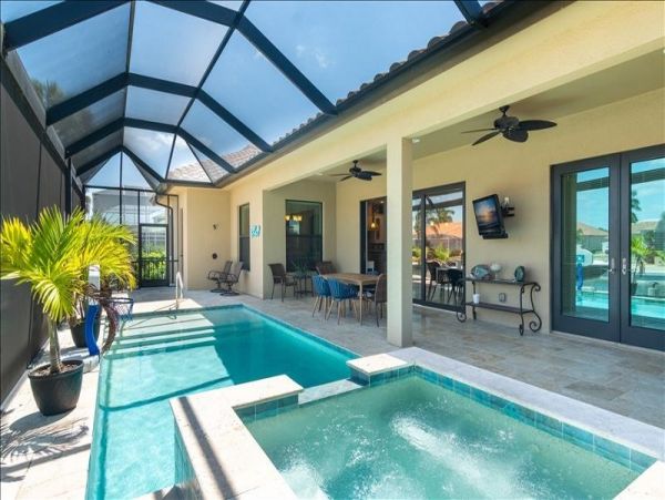 Beautiful 4 Bedroom Waterfront Home in Marco Island