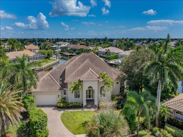 Immaculate 5 Bedroom Home in Marco Island Sleeps 12
