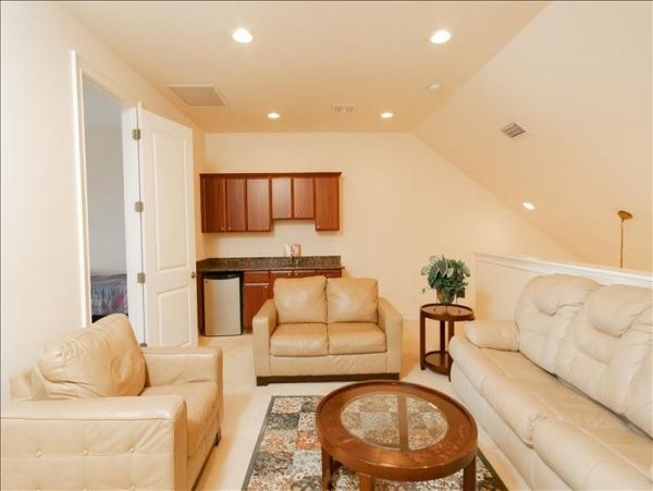 Immaculate 5 Bedroom Home in Marco Island Sleeps 12