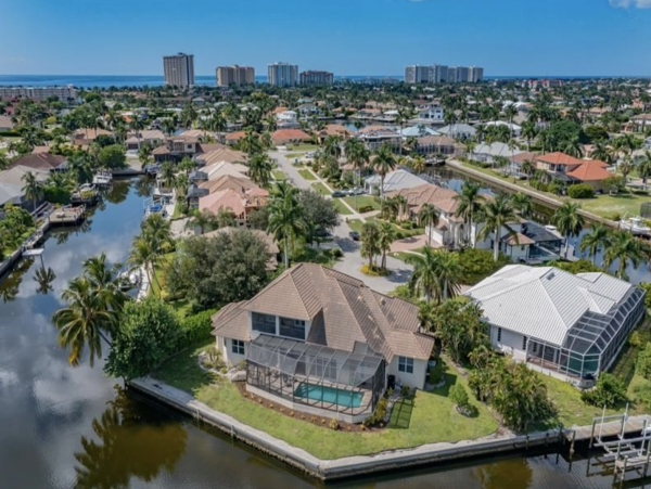 Immaculate 5 Bedroom Home in Marco Island Sleeps 12
