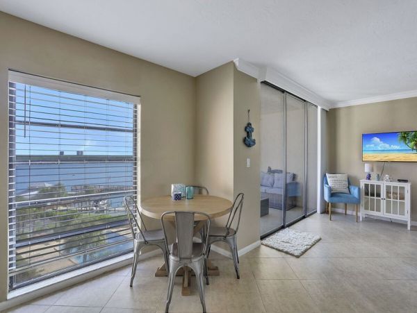 Marco Island Condo 1010831
