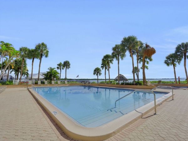 Marco Island Condo 1010831