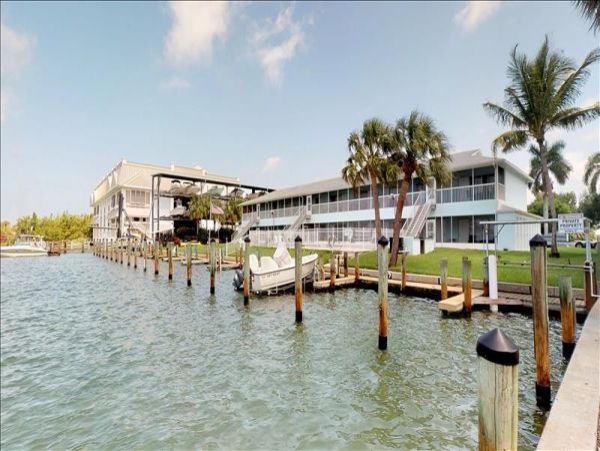 Naples Condo 1010836