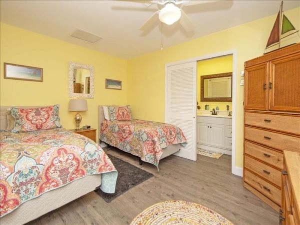 Naples Condo 1010838
