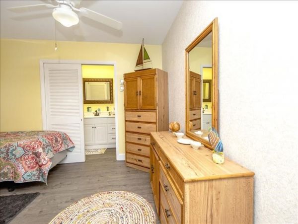 Naples Condo 1010838
