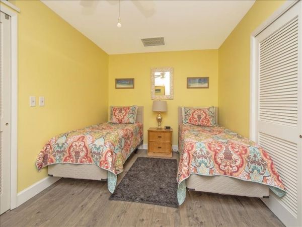 Naples Condo 1010838