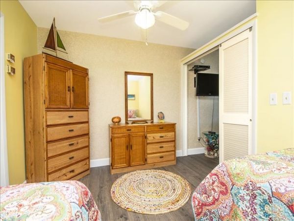 Naples Condo 1010838