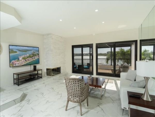 Naples Condo 1010840