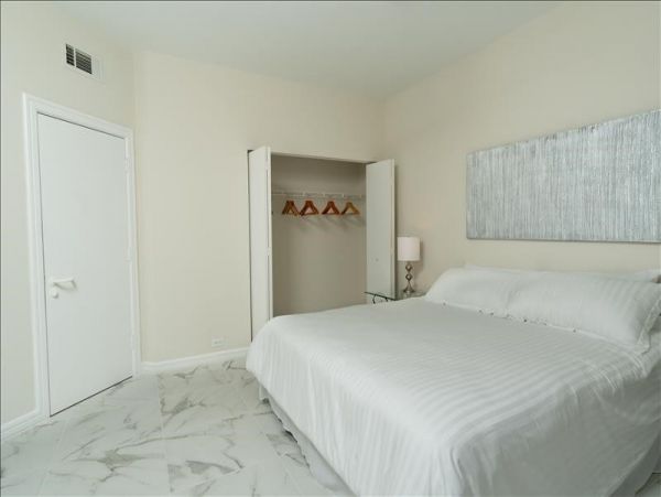Naples Condo 1010840