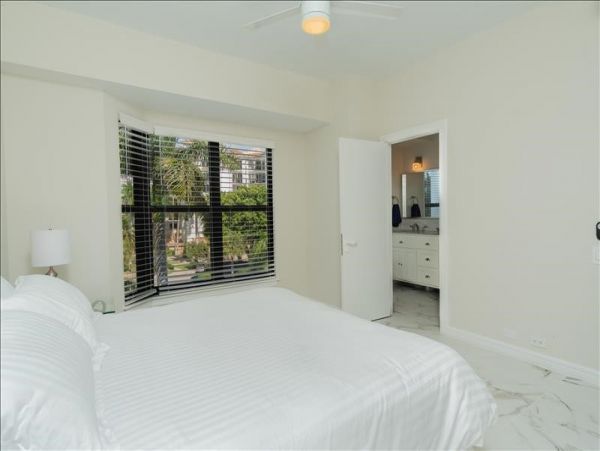 Naples Condo 1010840