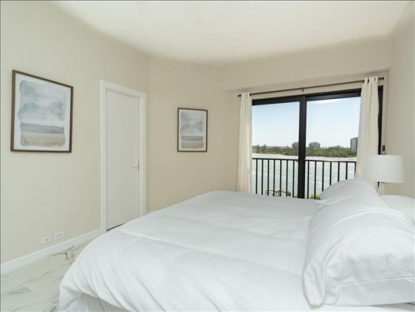 Naples Condo 1010840