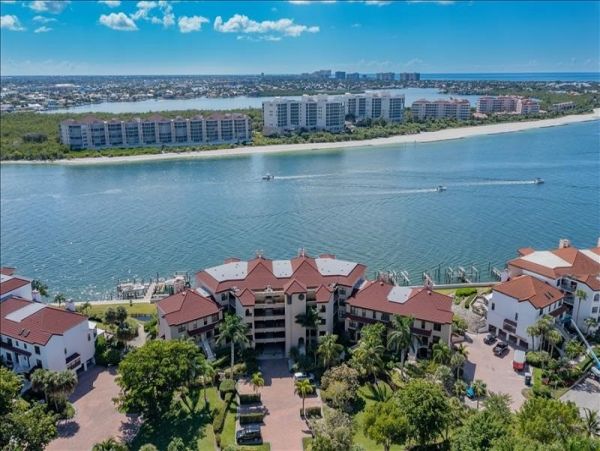 Naples Condo 1010840