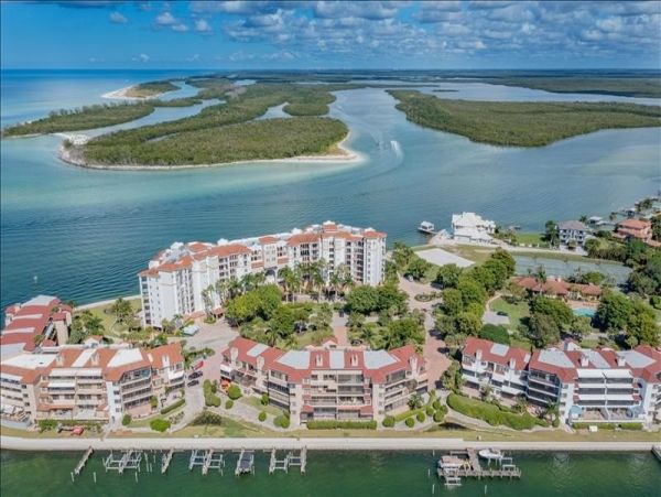 Naples Condo 1010840