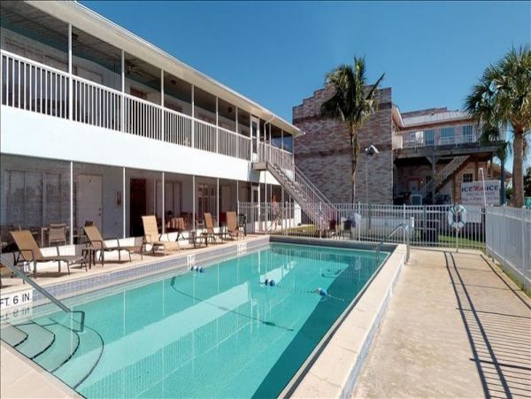 Naples Condo 1010841