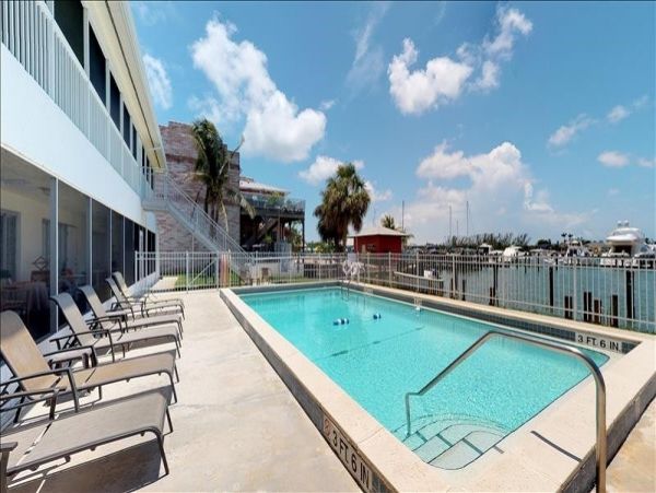 Naples Condo 1010842