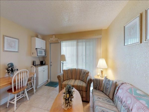 Naples Condo 1010842